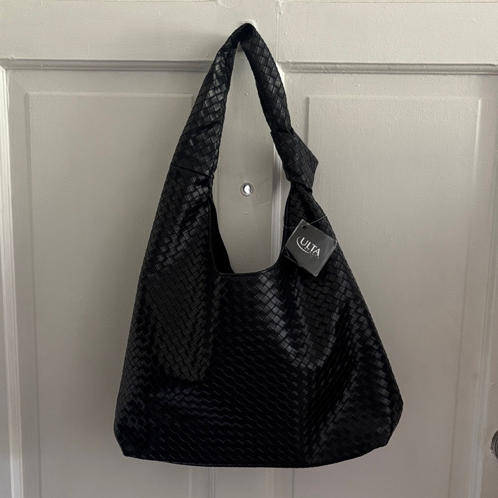 Elegant Black Woven Shoulder Bag